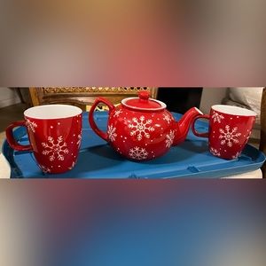 Winter Tea Collection tea pot & 2 tea mugs.